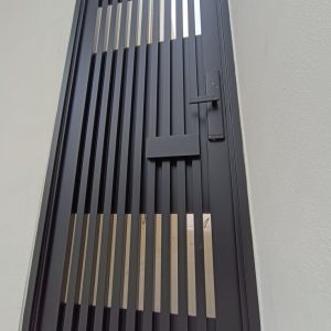 Pintu Besi