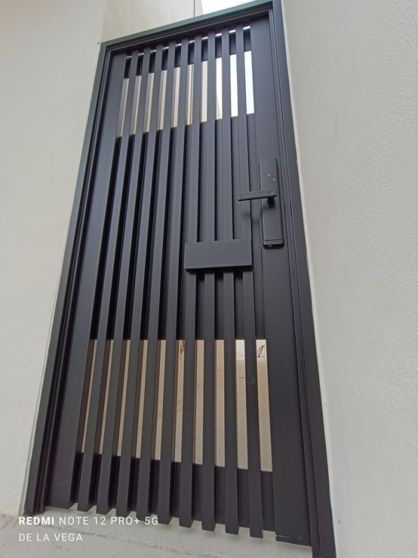 Pintu Besi
