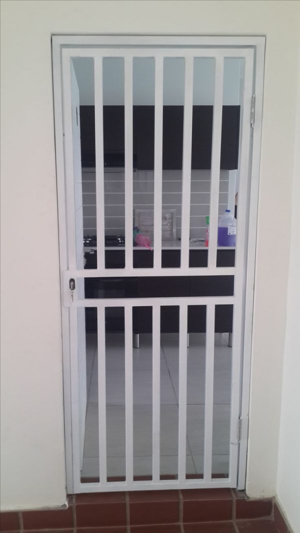 Pintu Besi