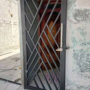 Pintu Besi
